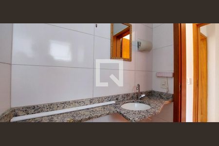 Casa para alugar com 112m², 3 quartos e 2 vagasBanheiro Quarto 1 suíte