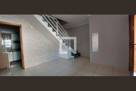 Sala de casa para alugar com 3 quartos, 112m² em Parque São Vicente, Santo André