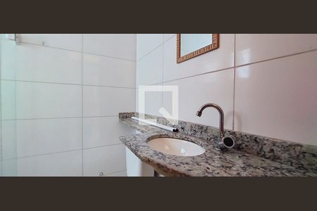 Casa para alugar com 112m², 3 quartos e 2 vagasBanheiro Quarto 1 suíte