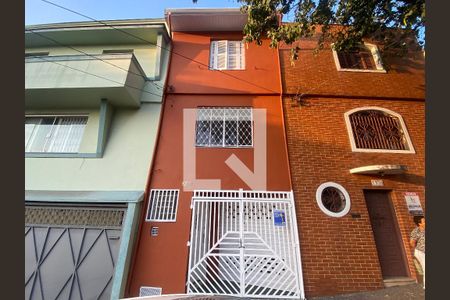 Casa para alugar com 100m², 2 quartos e 1 vagaFachada