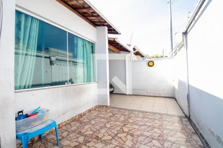 Casa à venda com 90m², 2 quartos e 1 vaga Casa à venda com 90m², 2 quartos e 1 vagaÁrea externa
