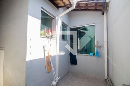 Casa à venda com 90m², 2 quartos e 1 vaga Casa à venda com 90m², 2 quartos e 1 vagaÁrea externa