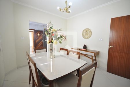 Casa à venda com 220m², 3 quartos e 4 vagasCopa