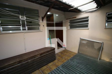 Apartamento à venda com 70m², 2 quartos e 1 vagaÁrea de Serviço