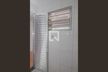 Casa à venda com 310m², 5 quartos e 7 vagas Casa à venda com 310m², 5 quartos e 7 vagasBanheiro de serviço 2