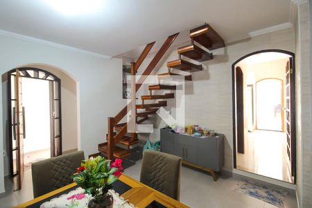 Sala de casa à venda com 3 quartos, 145m² em Vila Carrão, São Paulo