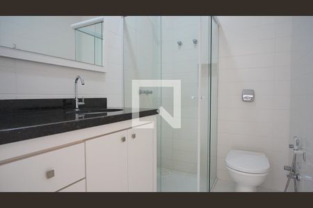 Banheiro da Suíte 1 de casa de condomínio para alugar com 3 quartos, 120m² em Lagoa da Conceição, Florianópolis