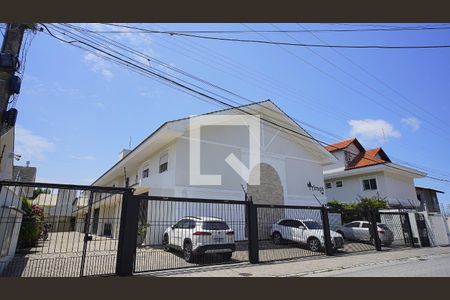 Casa de condomínio para alugar com 120m², 3 quartos e 1 vagaFachada do condomínio