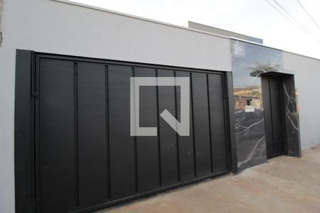 Casa para alugar com 260m², 4 quartos e 3 vagasFachada