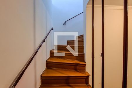 Escada de casa para alugar com 3 quartos, 150m² em Vila Dom Pedro I, São Paulo