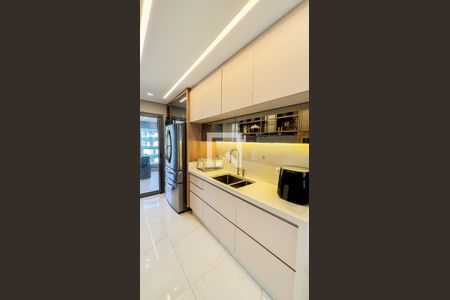 Apartamento à venda com 153m², 2 quartos e 3 vagasCozinha