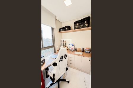 Apartamento à venda com 153m², 2 quartos e 3 vagasÁrea de Serviço - Escritório