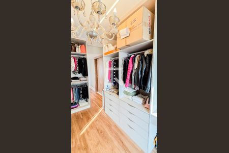 Apartamento à venda com 153m², 2 quartos e 3 vagasCloset da suíte