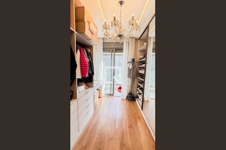 Apartamento à venda com 153m², 2 quartos e 3 vagasCloset da suíte