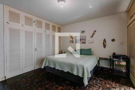 Casa à venda com 690m², 4 quartos e 5 vagasSuíte