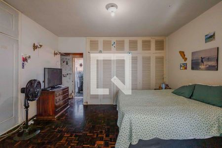 Casa à venda com 690m², 4 quartos e 5 vagasSuíte