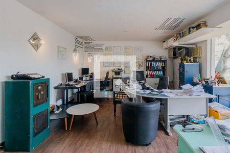 Casa à venda com 690m², 4 quartos e 5 vagasEscritório 1