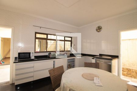 Casa à venda com 287m², 3 quartos e 2 vagasCozinha