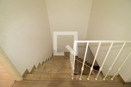 Casa à venda com 287m², 3 quartos e 2 vagasEscada