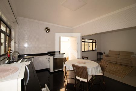 Casa à venda com 287m², 3 quartos e 2 vagasCozinha