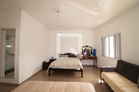 Casa à venda com 287m², 3 quartos e 2 vagasQuarto 1 suite