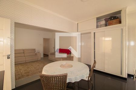 Casa à venda com 287m², 3 quartos e 2 vagasCozinha