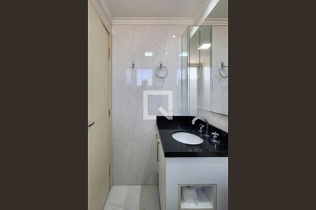 Apartamento à venda com 84m², 3 quartos e 2 vagas Apartamento à venda com 84m², 3 quartos e 2 vagasBanheiro da Suíte