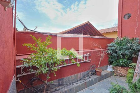 Casa à venda com 511m², 3 quartos e 4 vagasQuintal