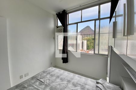 Quarto de kitnet/studio para alugar com 1 quarto, 29m² em Laranjeiras, Rio de Janeiro