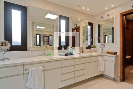 Casa à venda com 583m², 3 quartos e 4 vagasBanheiro da Suíte 1