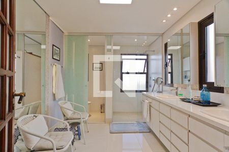 Casa à venda com 583m², 3 quartos e 4 vagasBanheiro da Suíte 1