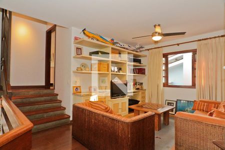 Casa à venda com 583m², 3 quartos e 4 vagasEscritório