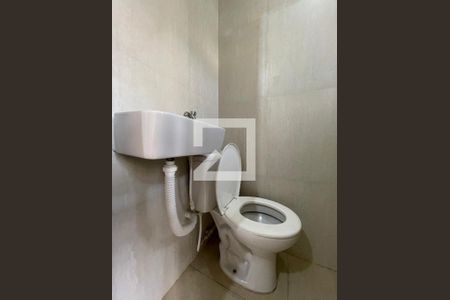 Banheiro de kitnet/studio para alugar com 1 quarto, 22m² em Jaguaré, São Paulo