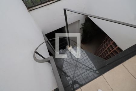 Casa à venda com 950m², 7 quartos e 1 vagaEscada