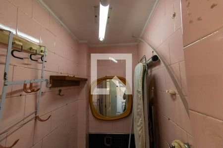 Apartamento para alugar com 74m², 2 quartos e sem vaga Apartamento para alugar com 74m², 2 quartos e sem vagaBanheiro de Serviço