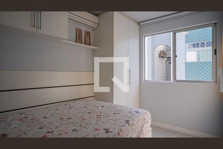 Quarto 1 de apartamento para alugar com 2 quartos, 52m² em Itacorubi, Florianópolis