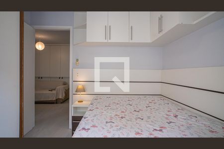 Quarto 1 de apartamento para alugar com 2 quartos, 52m² em Itacorubi, Florianópolis