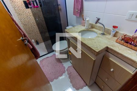 Casa à venda com 110m², 3 quartos e 2 vagas Casa à venda com 110m², 3 quartos e 2 vagasBanheiro da Suíte