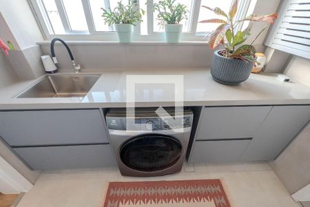 Apartamento à venda com 103m², 2 quartos e 1 vagaÁrea de Serviço