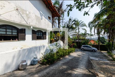 Casa à venda com 300m², 4 quartos e 4 vagas Casa à venda com 300m², 4 quartos e 4 vagasGaragem