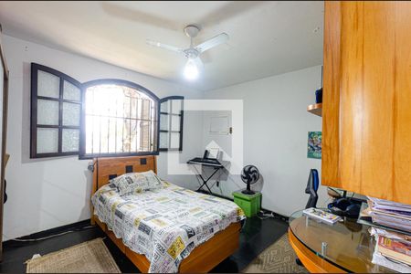 Casa à venda com 300m², 4 quartos e 4 vagas Casa à venda com 300m², 4 quartos e 4 vagasQuarto 3