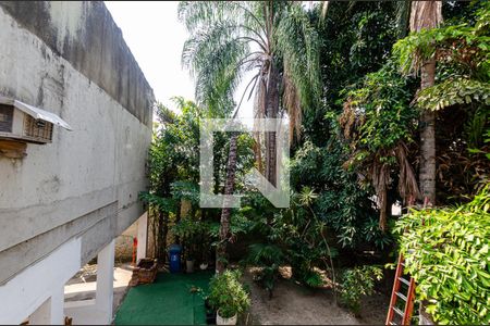 Casa à venda com 300m², 4 quartos e 4 vagas Casa à venda com 300m², 4 quartos e 4 vagasVista do Quarto 2