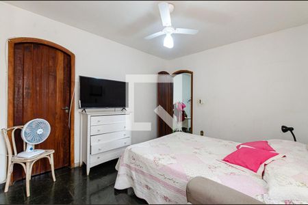 Casa à venda com 300m², 4 quartos e 4 vagas Casa à venda com 300m², 4 quartos e 4 vagasQuarto 2