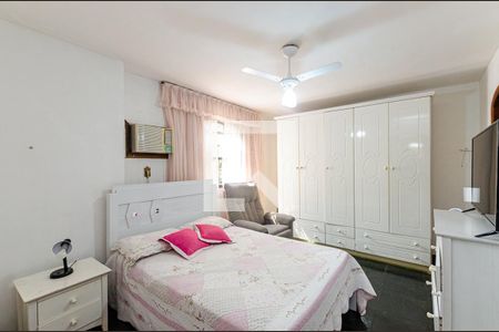 Casa à venda com 300m², 4 quartos e 4 vagas Casa à venda com 300m², 4 quartos e 4 vagasQuarto 2