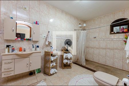 Casa à venda com 300m², 4 quartos e 4 vagas Casa à venda com 300m², 4 quartos e 4 vagasBanheiro da Suite Master