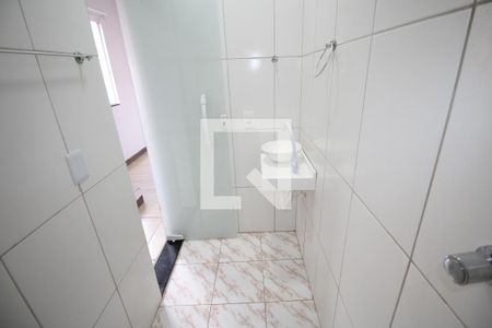Banheiro de kitnet/studio para alugar com 1 quarto, 25m² em Barbalho, Salvador