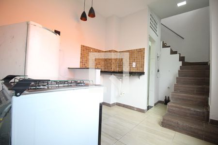Cozinha de kitnet/studio para alugar com 1 quarto, 25m² em Barbalho, Salvador