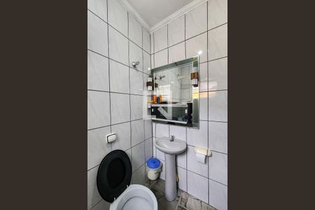 Casa à venda com 188m², 3 quartos e 2 vagasBanheiro 