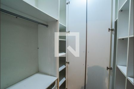 Casa para alugar com 202m², 3 quartos e 6 vagasCloset da suíte