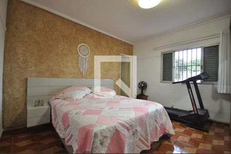 Casa à venda com 200m², 3 quartos e 3 vagasQuarto Suíte